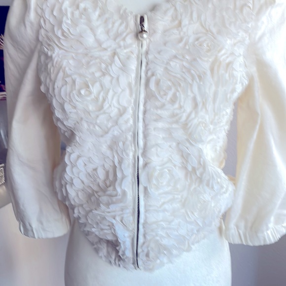 Cute Bomber - Picture 6 of 6